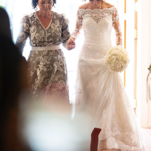 Dresses & Skirts - Elegant Lace White Wedding Dress